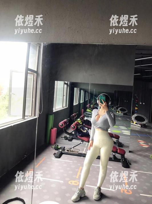 微密圈 - 关于紫色哒豚豚的早期美拍合集，私房图包真的是让人小心翼翼呀！