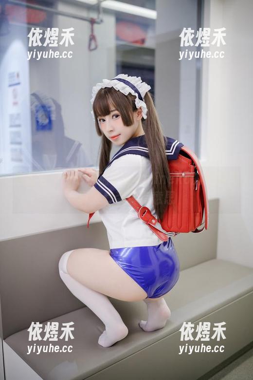 这组合……胡桃猫Kurumineko的最新写真集套装真有意思