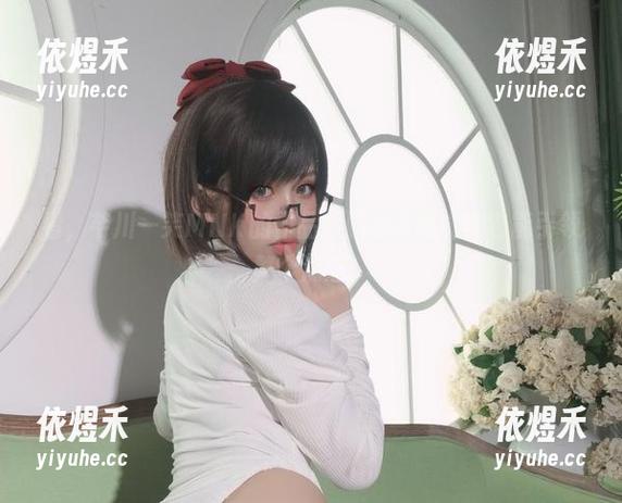 看，芊川一笑MNK的作品，脚越看越觉得它能引领整个潮流！