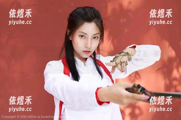 蜜桃社-露西Lucy 蜜桃社 - 露西Lucy的隐秘网袜时光:美图让眼睛发光,图包揭晓另一面。