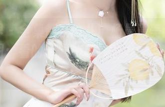 语画界 - 全集都在这儿！杨晨晨美腿蕾丝袜原图：看的时候一定会陷入深思，也是荒谬哦！