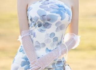 语画界 - 纯白的背影，王馨瑶yanni美图，怎么看都还是有点儿冷