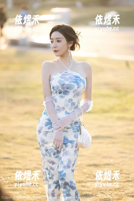 语画界 - 纯白的背影，王馨瑶yanni美图，怎么看都还是有点儿冷