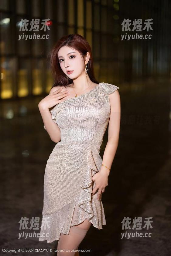 语画界 - 一身制服，绯月樱的资源让我有些迷失在想象的边缘