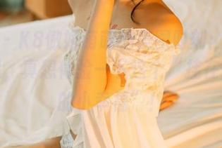 轰趴猫 - K8傲娇萌萌的美图时刻：看过这些美足，真想体验一下这个“挂在茶几上的小幸福”！