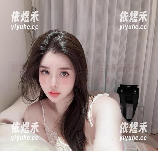 微密圈 - 阿色的红色内衣：在高清画面里，火辣辣的感觉一触即发！