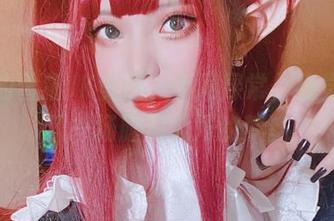 免费的雪猫JK美图，不同寻常，视觉像极了一场脑洞大开的梦。