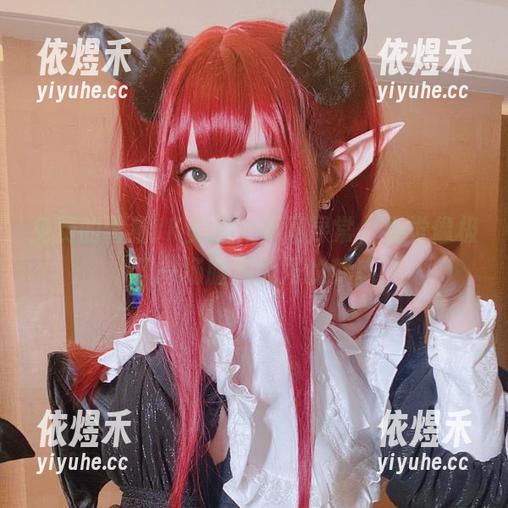免费的雪猫JK美图，不同寻常，视觉像极了一场脑洞大开的梦。