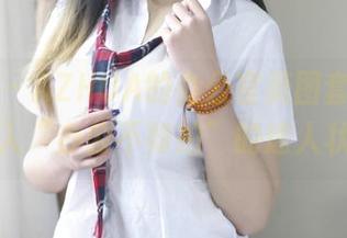 青豆客 - AZHUA的办公室美图套图，带你进入“办公不如拍”的迷人状态！