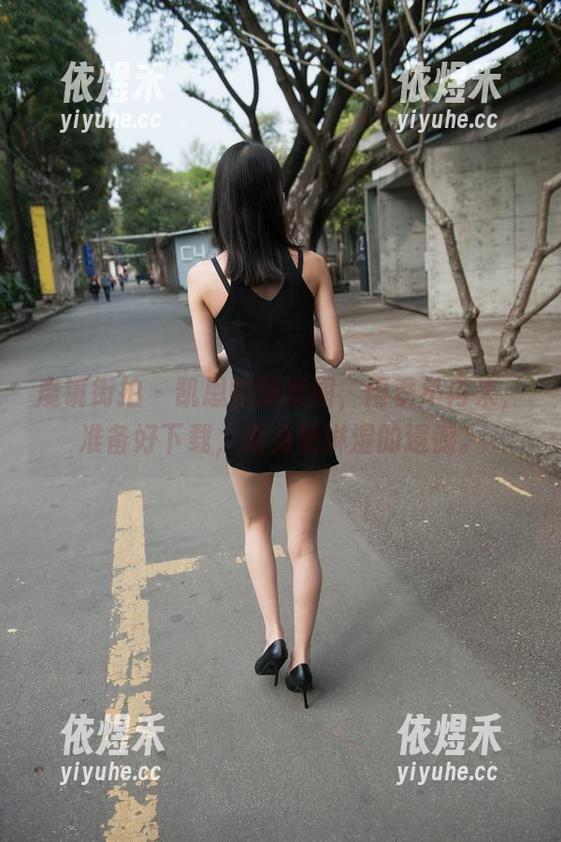 魔镜街拍 - 凯恩的新套图，雨季不再来，准备好下载，避免被淋湿的遗憾。
