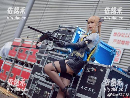 麻花麻花酱的可畏之旅：女仆泳装精选写真集，欢迎进入我的羞耻地带！